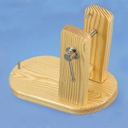 Serre Jambon montant et socle en Pin naturel - 380x220x330 mmdisponible à la Maison Pollet de Toulouse