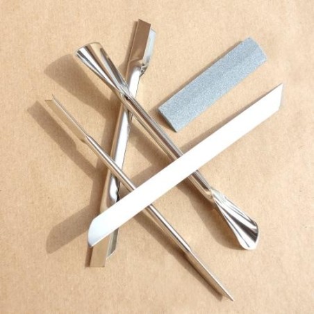 Outils de décoration (x18) + pierredisponible à la Maison Pollet de Toulouse